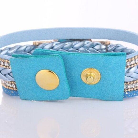 Rhinestone Bracelet Quartz Watch - Picture 3 of 3